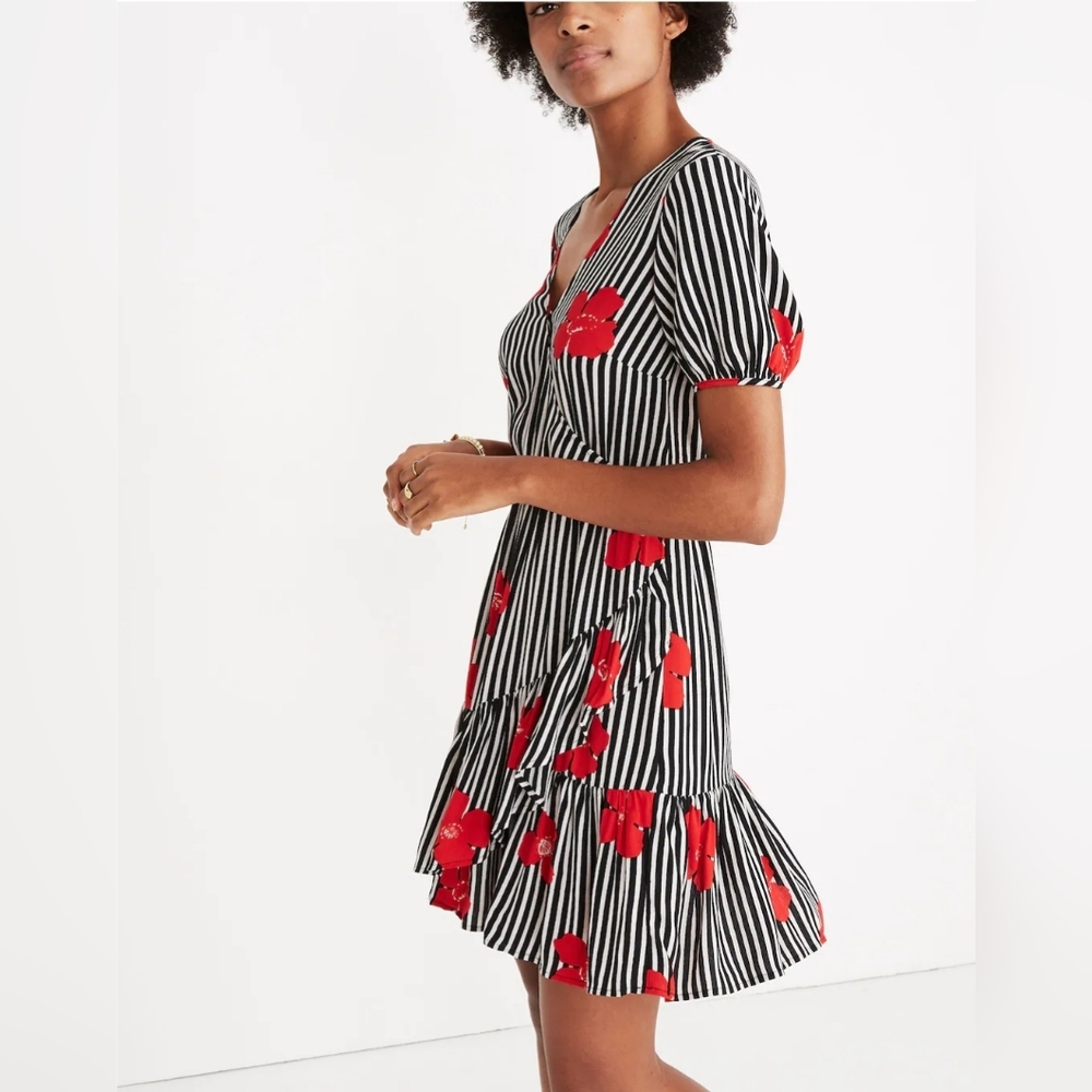 Madewell Ruffle-Wrap Dress in Candied Orchids, Size 00, EUC